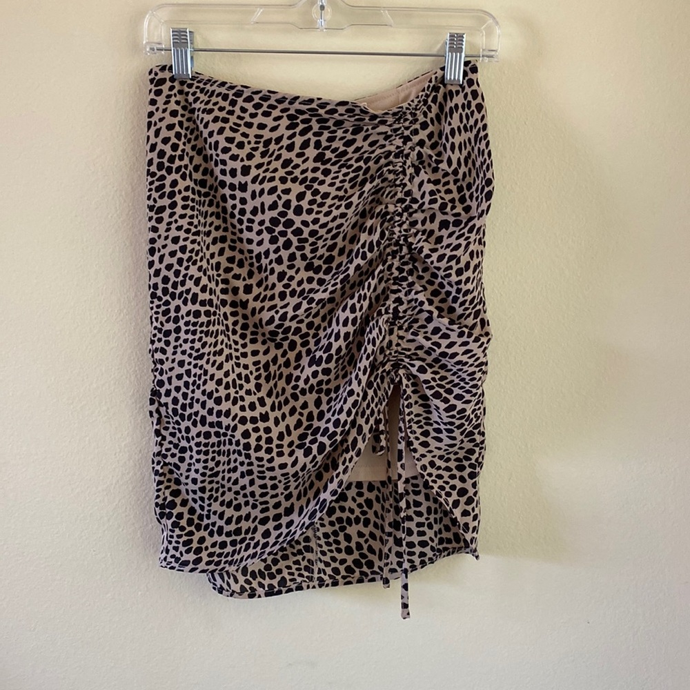Sadie and Sage cheetah print skirt